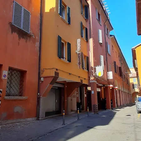 Buon Centro - - Self Check-in 3* Bologna